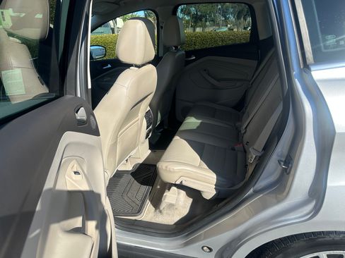 Used 2013 Ford C-MAX SEL image 15