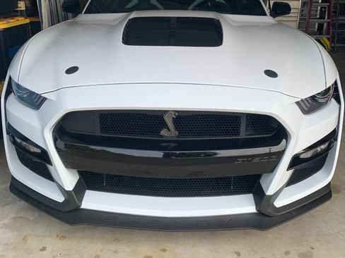 Used 2020 Ford Mustang Shelby GT500 w/ Technology Package RWD image 9