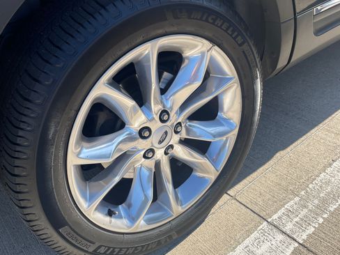 Used 2013 Ford Explorer Limited image 24