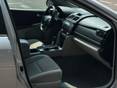 Used 2012 Toyota Camry LE image 12