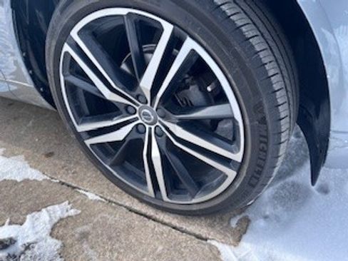 Used 2019 Volvo XC60 T5 R-Design w/ Protection Package Premier image 10