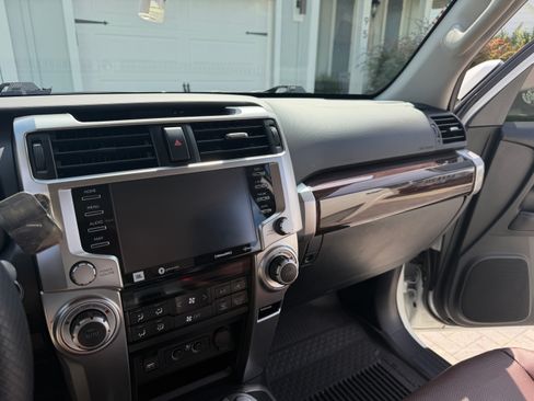 Used 2021 Toyota 4Runner Limited AWD/4WD image 17