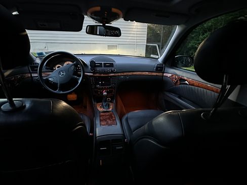 Used 2006 Mercedes-Benz E 350 4MATIC Wagon image 5