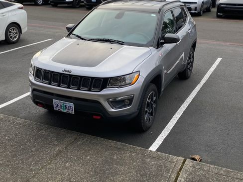 Used 2020 Jeep Compass Trailhawk image 2