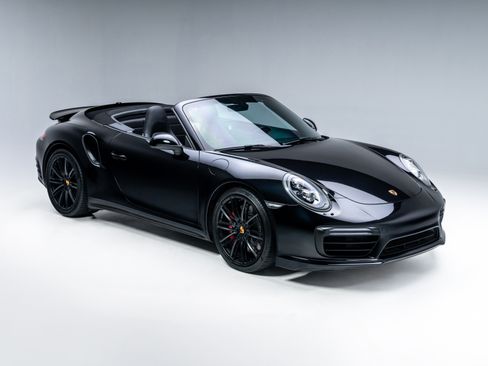 Used 2017 Porsche 911 4 Cabriolet AWD/4WD image 4