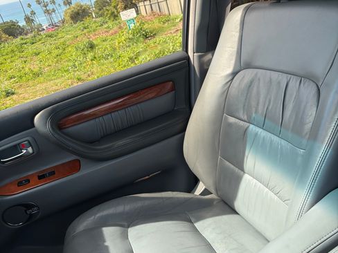 Used 2001 Lexus LX 470 4WD image 19