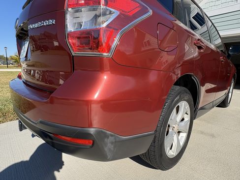 Used 2015 Subaru Forester 2.5i w/ Alloy Wheel Package image 10