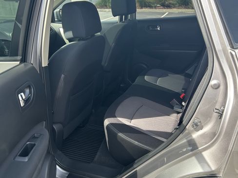 Used 2011 Nissan Rogue SV w/ Premium Pkg FWD image 13