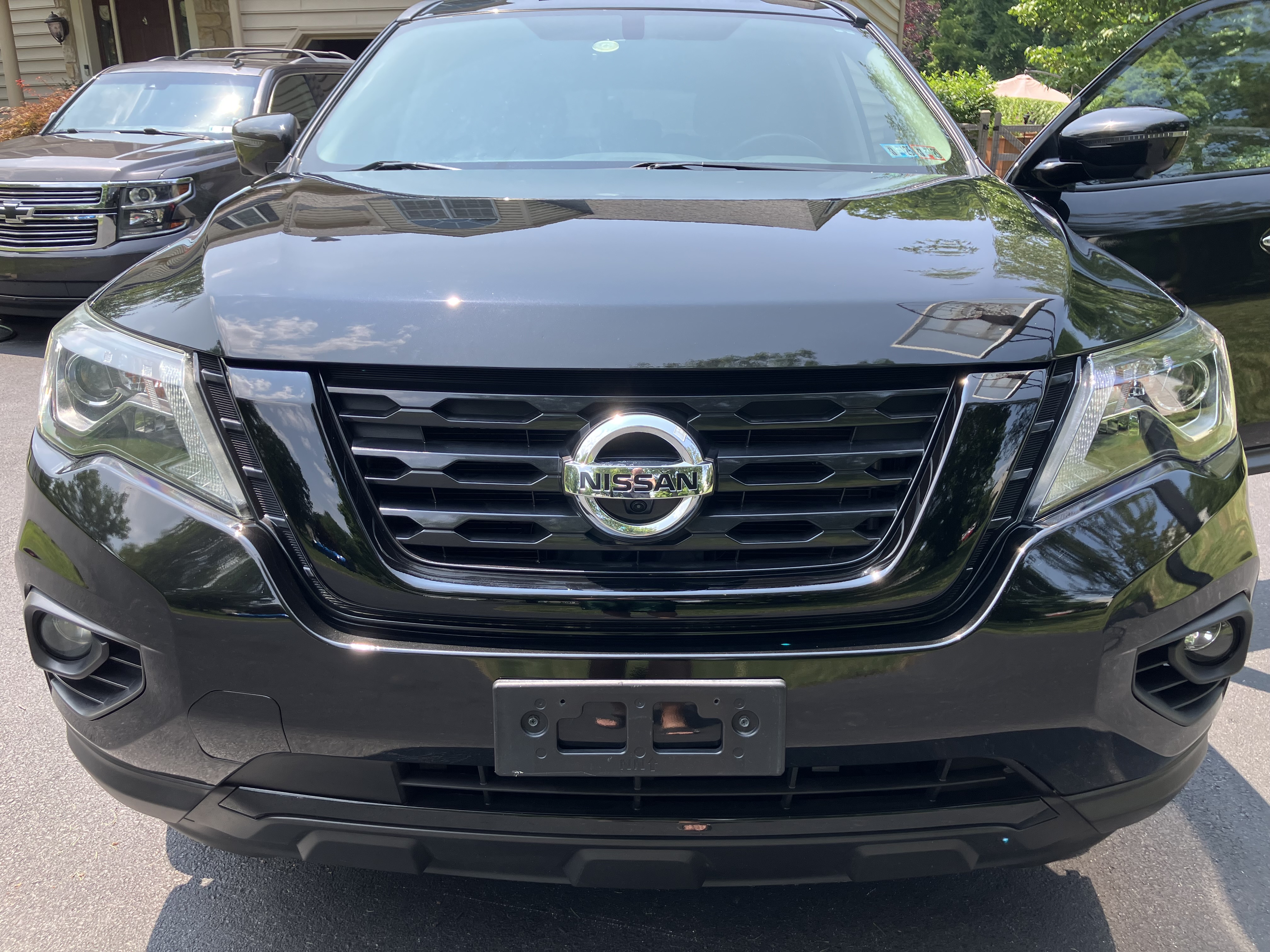 Used 2018 Nissan Pathfinder SL w/ Midnight Edition Package AWD/4WD image 11