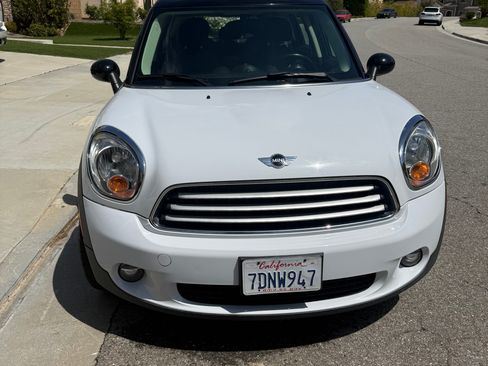 Used 2014 MINI Cooper Countryman FWD image 2