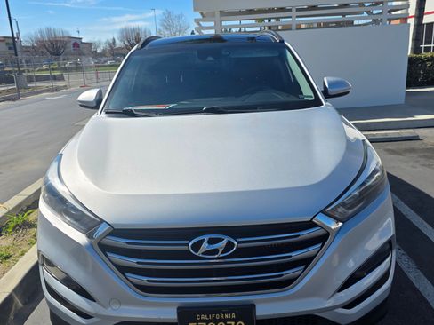 Used 2017 Hyundai Tucson Limited w/ Limited Ultimate Package 03 image 4