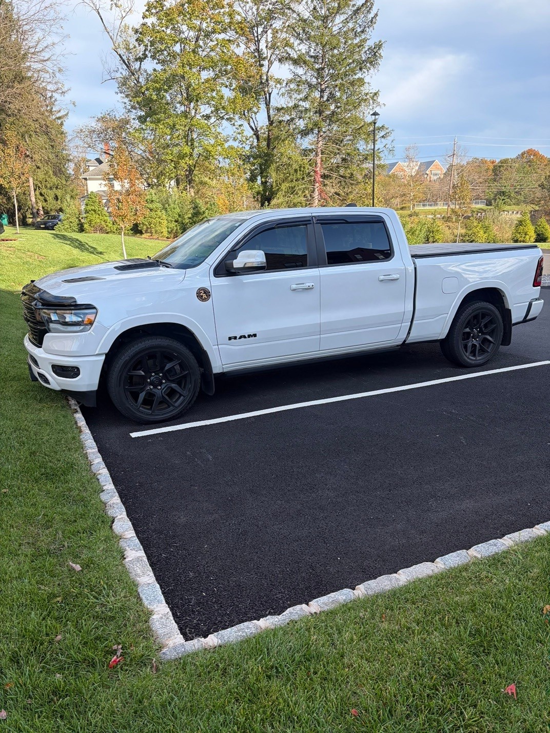Used 2020 RAM 1500 Laramie AWD/4WD image 5