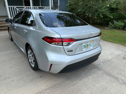 Used 2024 Toyota Corolla LE FWD image 5