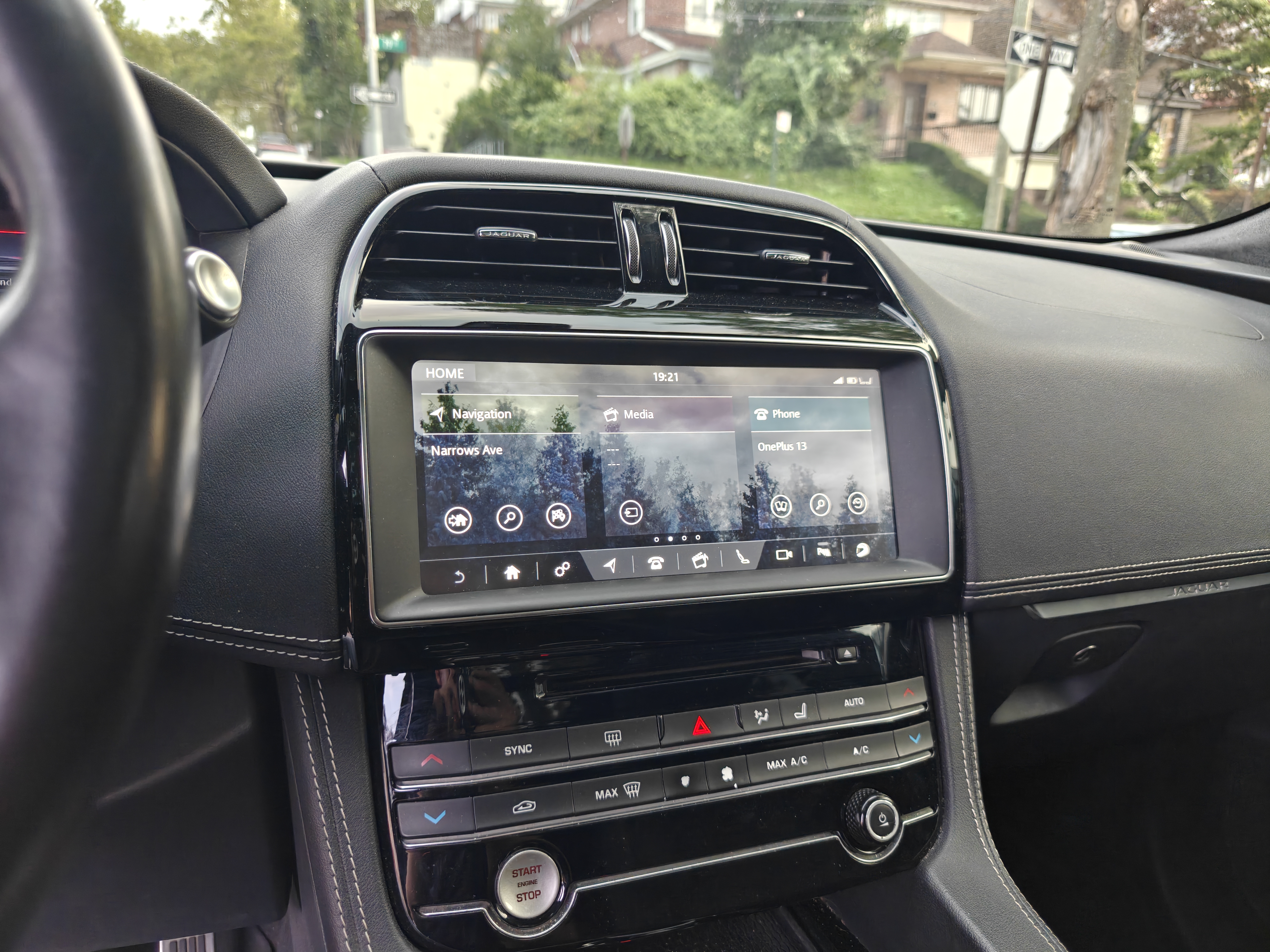 Used 2019 Jaguar F-PACE S AWD/4WD image 23