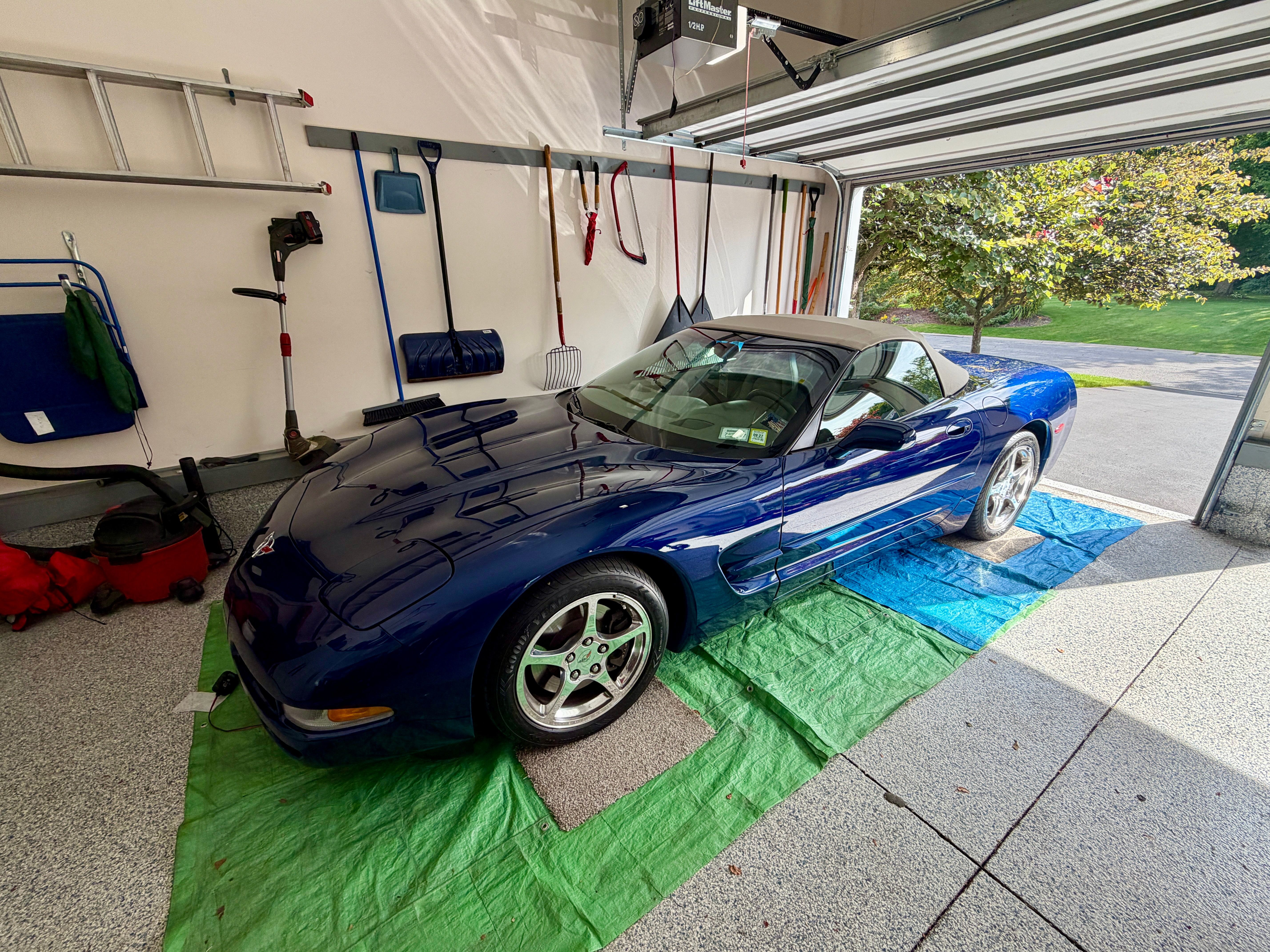 Used 2004 Chevrolet Corvette Convertible w/ Preferred Equipment Group RWD image 1