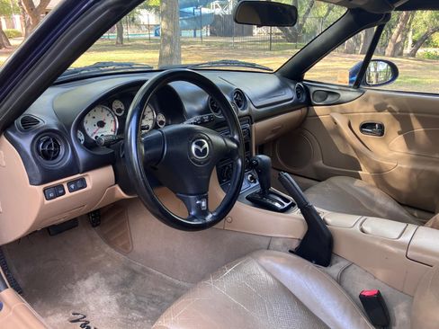Used 2002 MAZDA MX-5 Miata LS image 17
