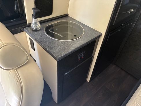 Used 2017 Mercedes-Benz Sprinter 3500 image 17