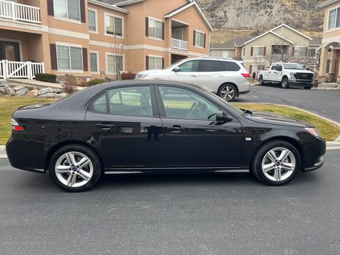 Used 2010 Saab 9-3 Aero w/ Aero Premium Package AWD/4WD image 8