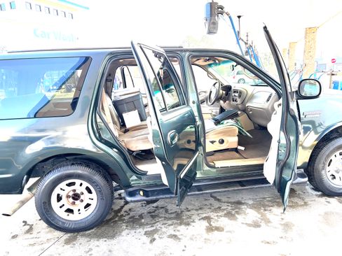 Used 2001 Ford Expedition XLT RWD image 11