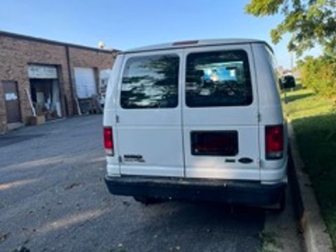 Used 2014 Ford E-150 and Econoline 150 w/ Power Group RWD image 5