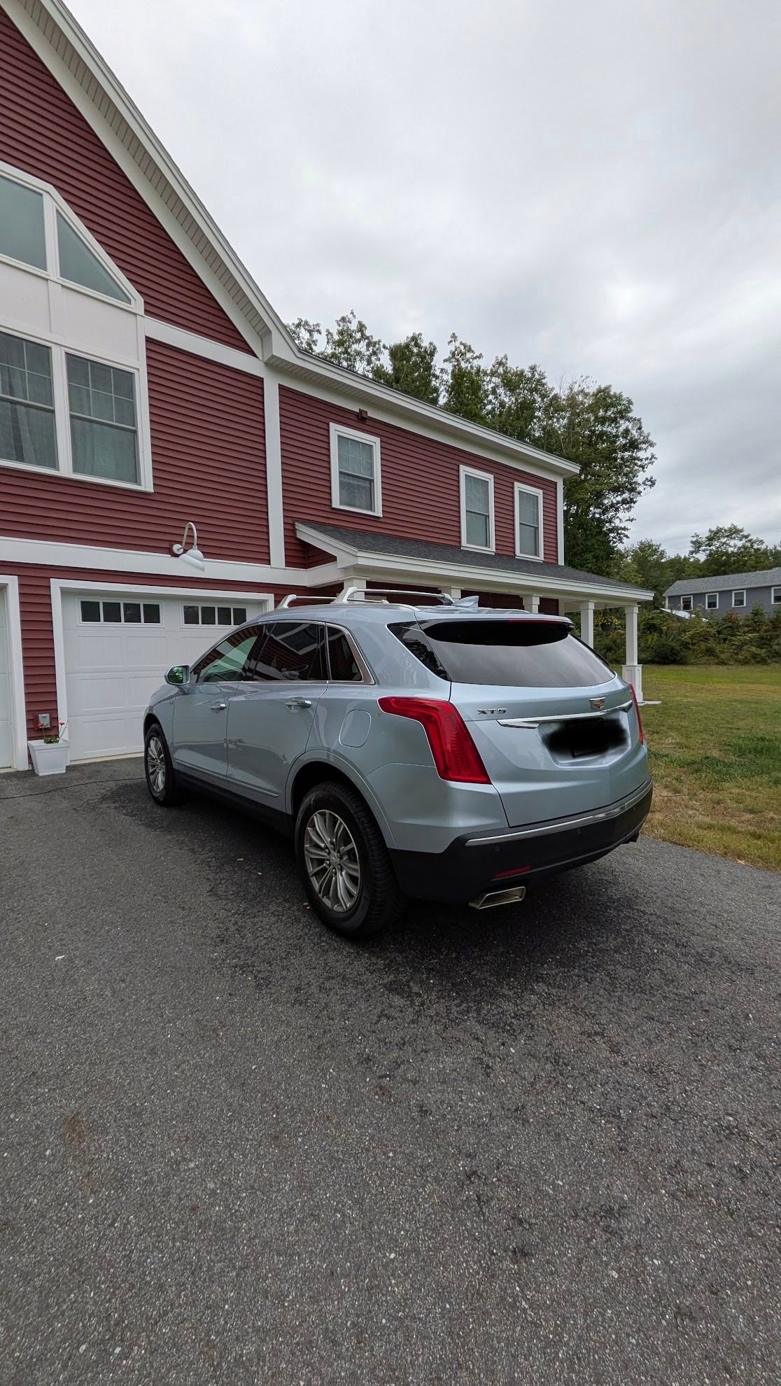 Used 2017 Cadillac XT5 Luxury w/ Driver Awareness Package FWD image 6