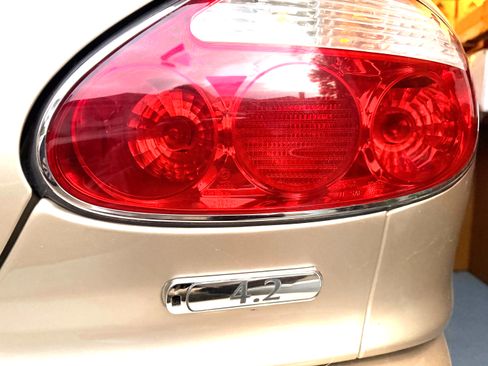 Used 2003 Jaguar XK8 Convertible image 22