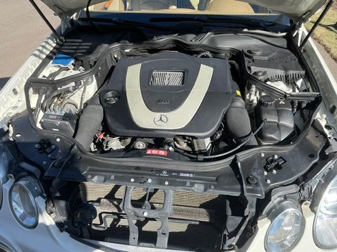 Used 2009 Mercedes-Benz E 350 4MATIC Sedan image 13