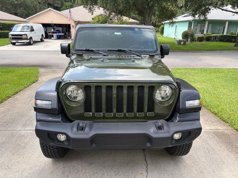Used 2022 Jeep Wrangler Sport AWD/4WD image 4