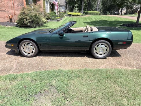 Used 1994 Chevrolet Corvette Convertible RWD image 10
