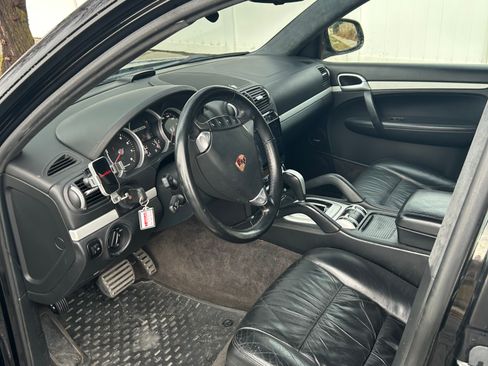 Used 2006 Porsche Cayenne Turbo S image 4