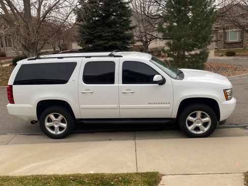 Used 2007 Chevrolet Suburban LT image 5