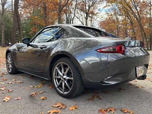 Used 2022 MAZDA MX-5 Miata RF Grand Touring RWD image 4