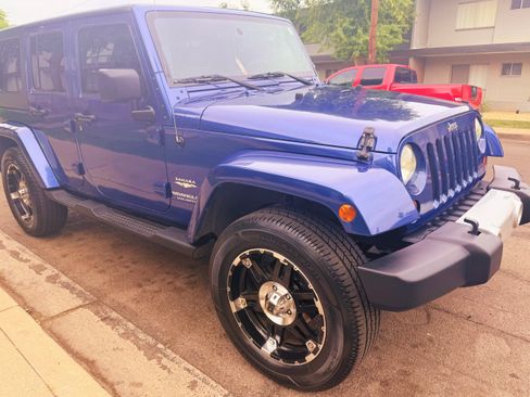 Used 2010 Jeep Wrangler Unlimited Sahara w/ Trailer Tow Group AWD/4WD image 4