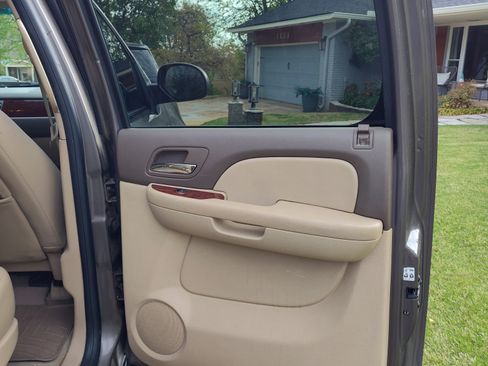 Used 2012 Chevrolet Suburban LT image 14