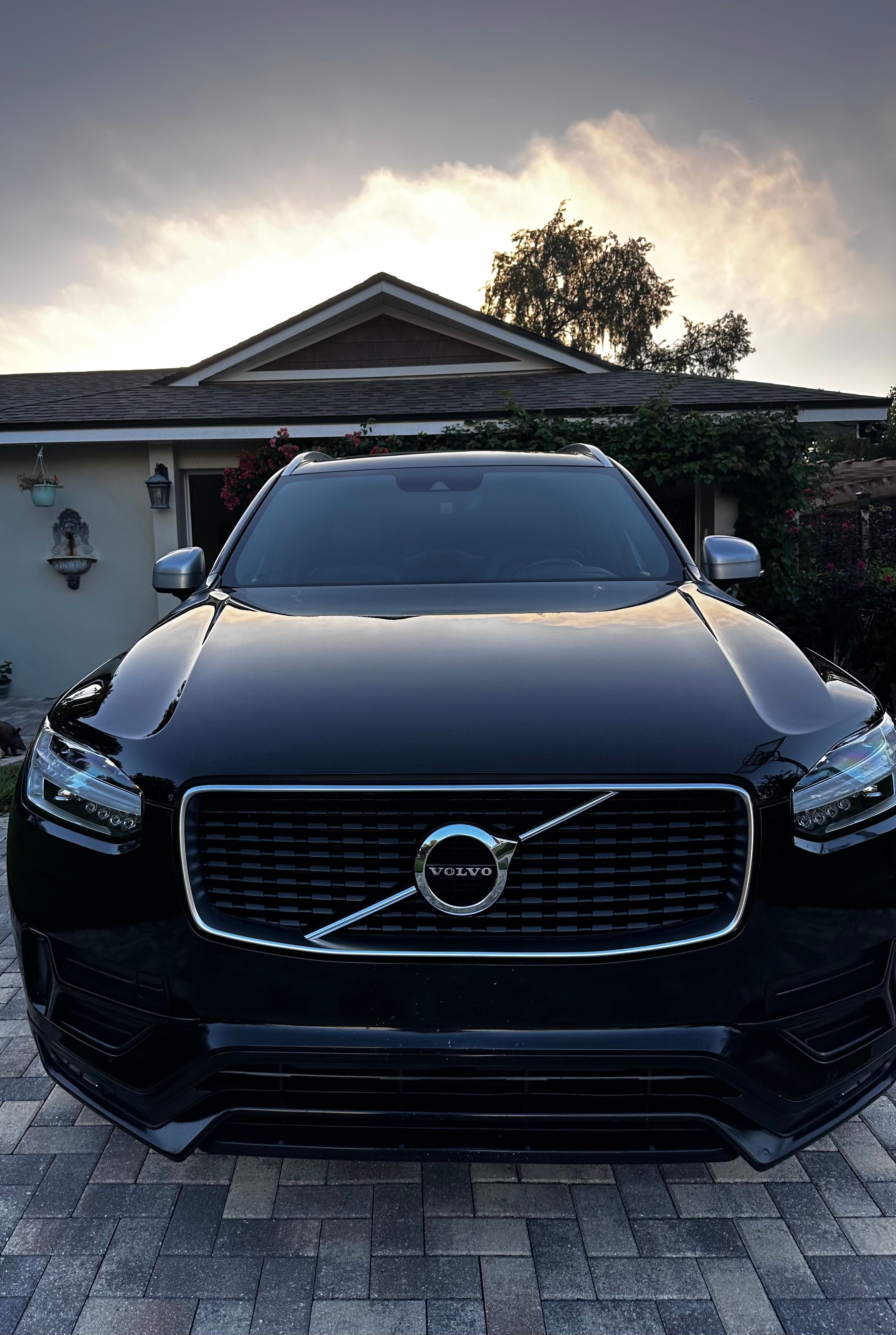 Used 2019 Volvo XC90 T6 R-Design w/ Protection Package Premier AWD/4WD image 1