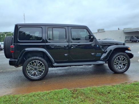 Used 2024 Jeep Wrangler High Altitude AWD/4WD image 8
