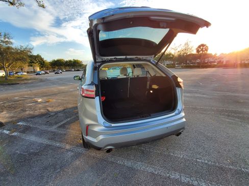 Used 2019 Ford Edge Titanium w/ Equipment Group 301A image 10