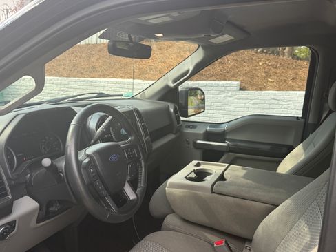 Used 2017 Ford F150 XLT w/ Equipment Group 302A Luxury image 10