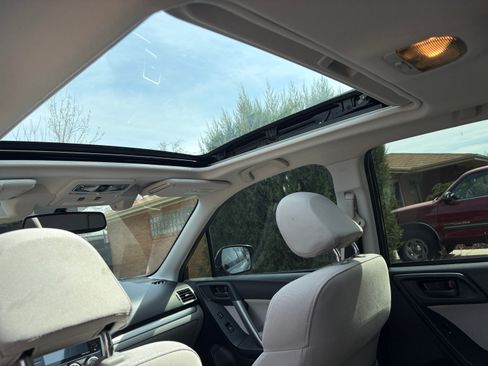 Used 2016 Subaru Forester 2.5i Premium image 12