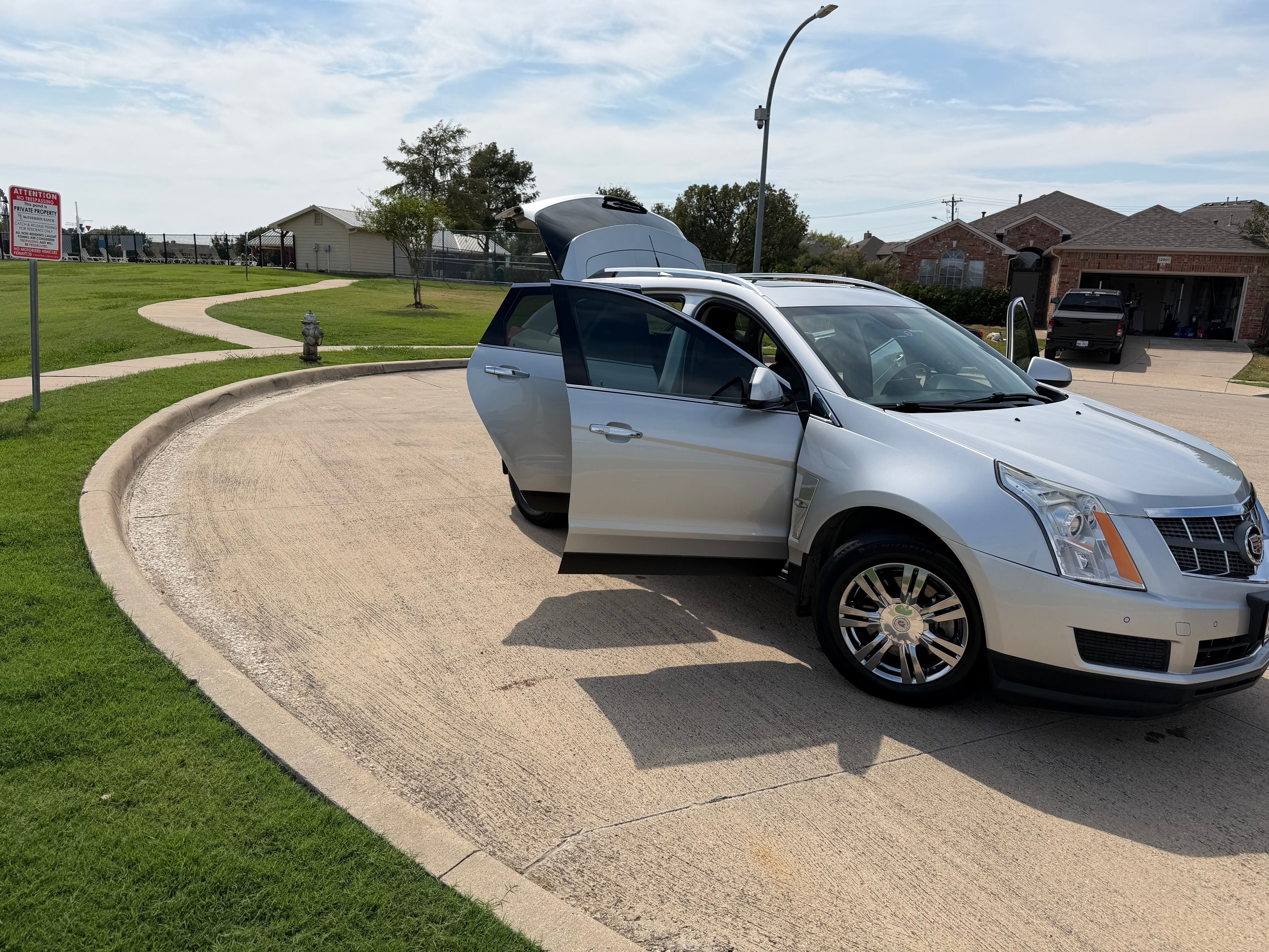 Used 2012 Cadillac SRX Luxury AWD/4WD image 4