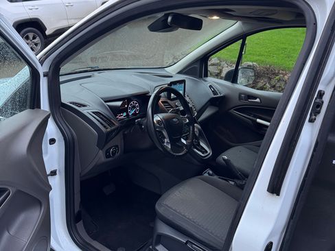 Used 2020 Ford Transit Connect XLT image 9