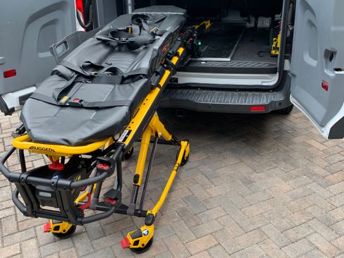 Used 2016 Ford Transit 350 XLT image 8