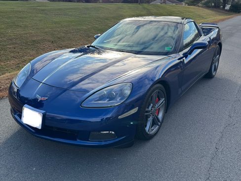 Used 2005 Chevrolet Corvette Coupe w/ Preferred Equipment Group image 4