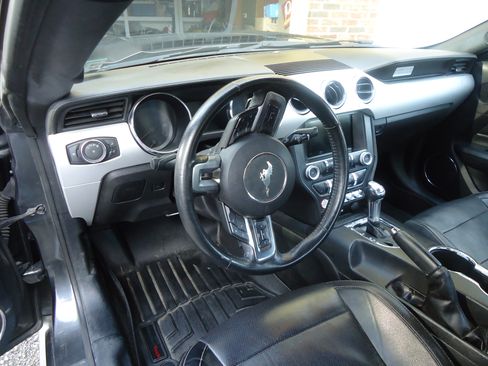 Used 2017 Ford Mustang Premium image 23