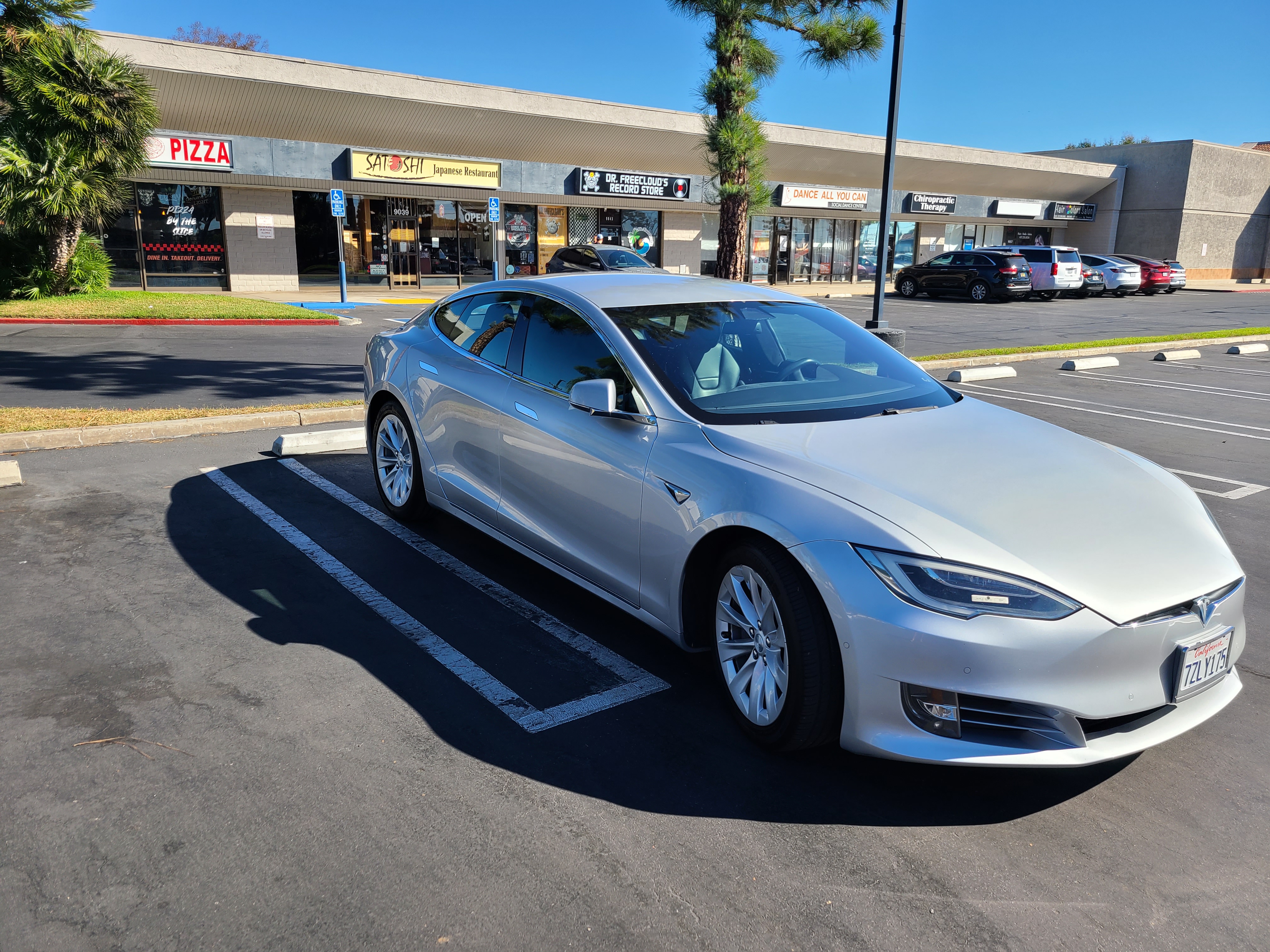Used 2017 Tesla Model S 90D AWD/4WD image 2