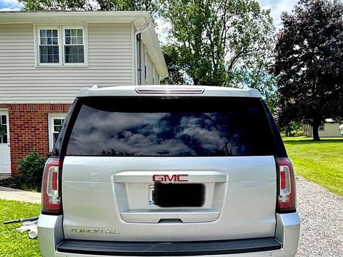 Used 2018 GMC Yukon XL SLT AWD/4WD image 2