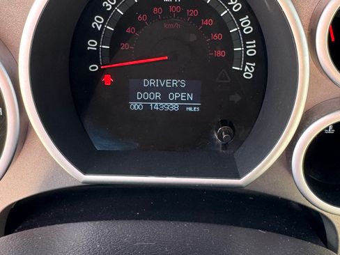 Used 2016 Toyota Sequoia Platinum image 6