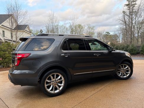 Used 2015 Ford Explorer Limited w/ Equipment Group 302A image 4