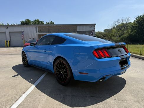 Used 2017 Ford Mustang Coupe RWD image 5