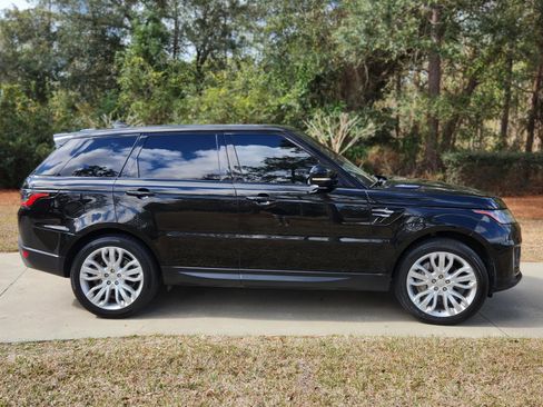 Used 2020 Land Rover Range Rover Sport SE image 2